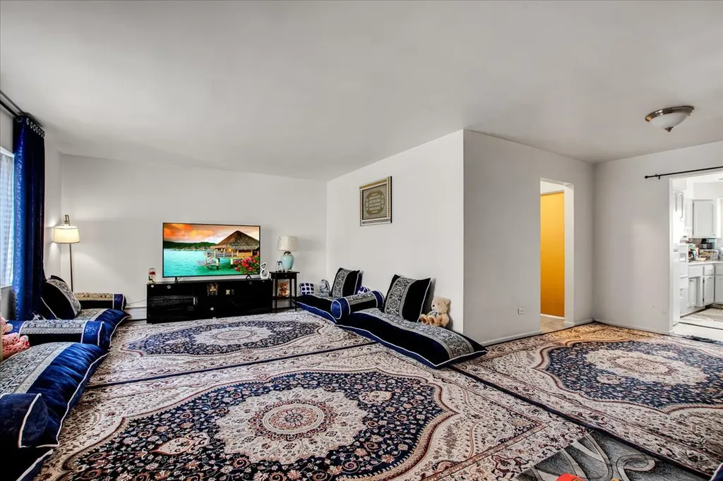 3441 West Bryn Mawr Avenue Chicago IL 60659