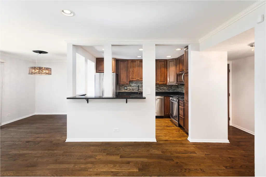 6S080 Park Meadow Drive Naperville IL 60540