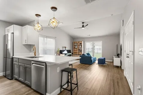 706 Corey Lane Champaign IL 61822