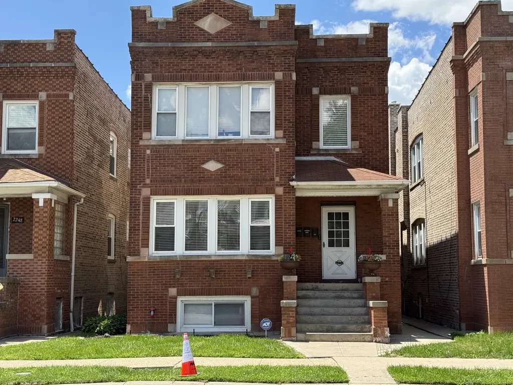 2252 North Laramie Avenue Chicago IL 60639