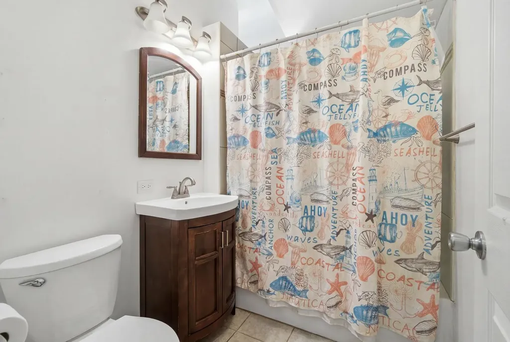 3505 West Le Moyne Street Chicago IL 60651