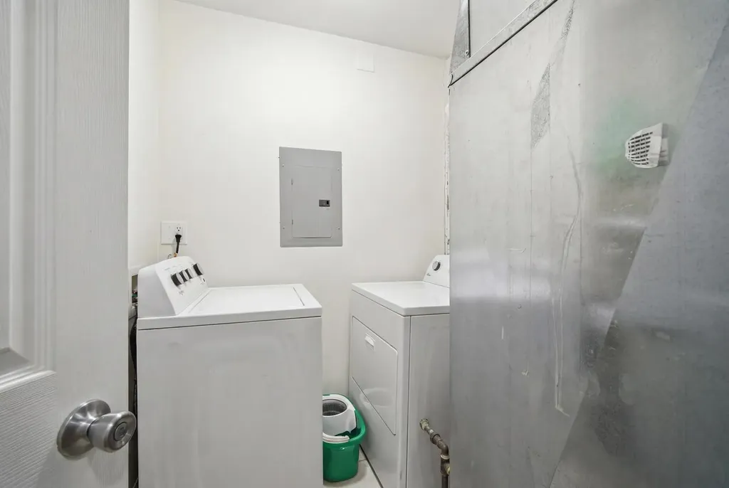 3505 West Le Moyne Street Chicago IL 60651