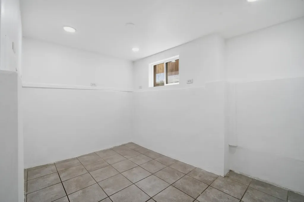 3505 West Le Moyne Street Chicago IL 60651