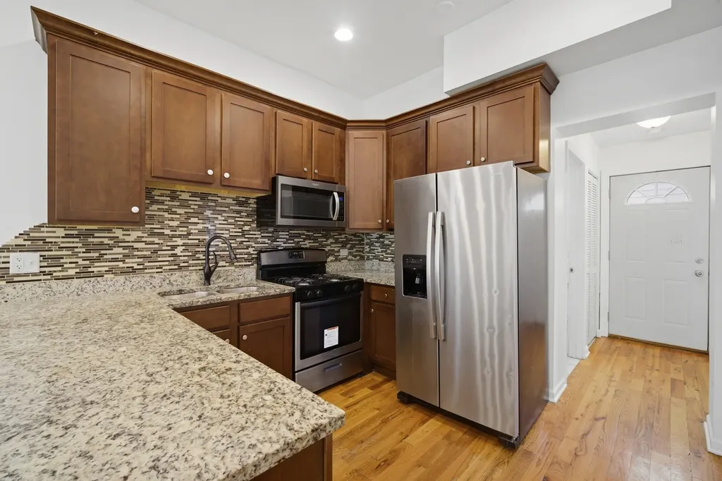 3505 West Le Moyne Street Chicago IL 60651