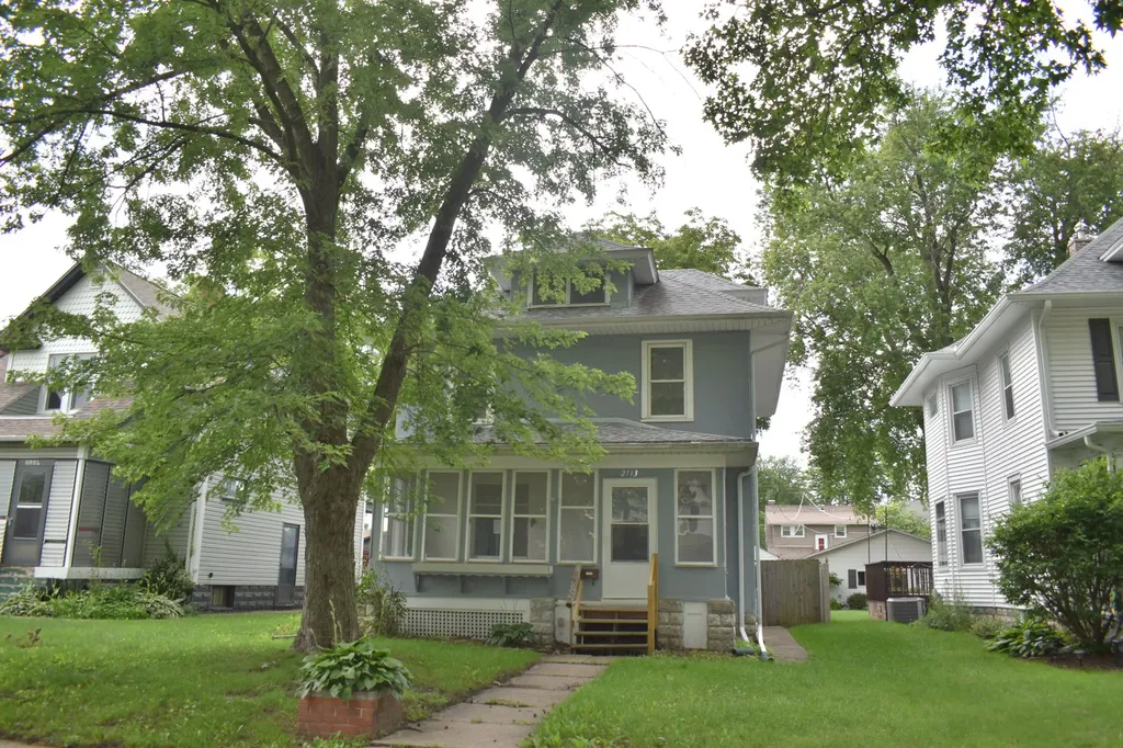 2113 14TH Street Moline IL 61265