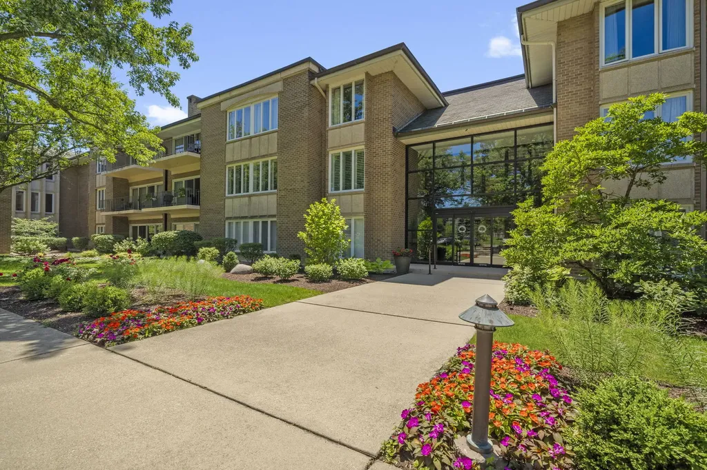 2 Oak Brook Club Drive Oak Brook IL 60523