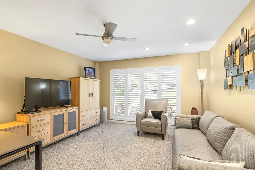 2 Oak Brook Club Drive Oak Brook IL 60523