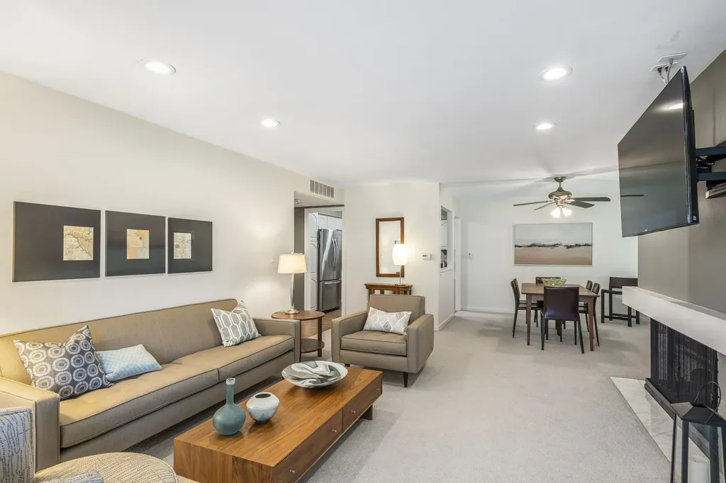 2 Oak Brook Club Drive Oak Brook IL 60523