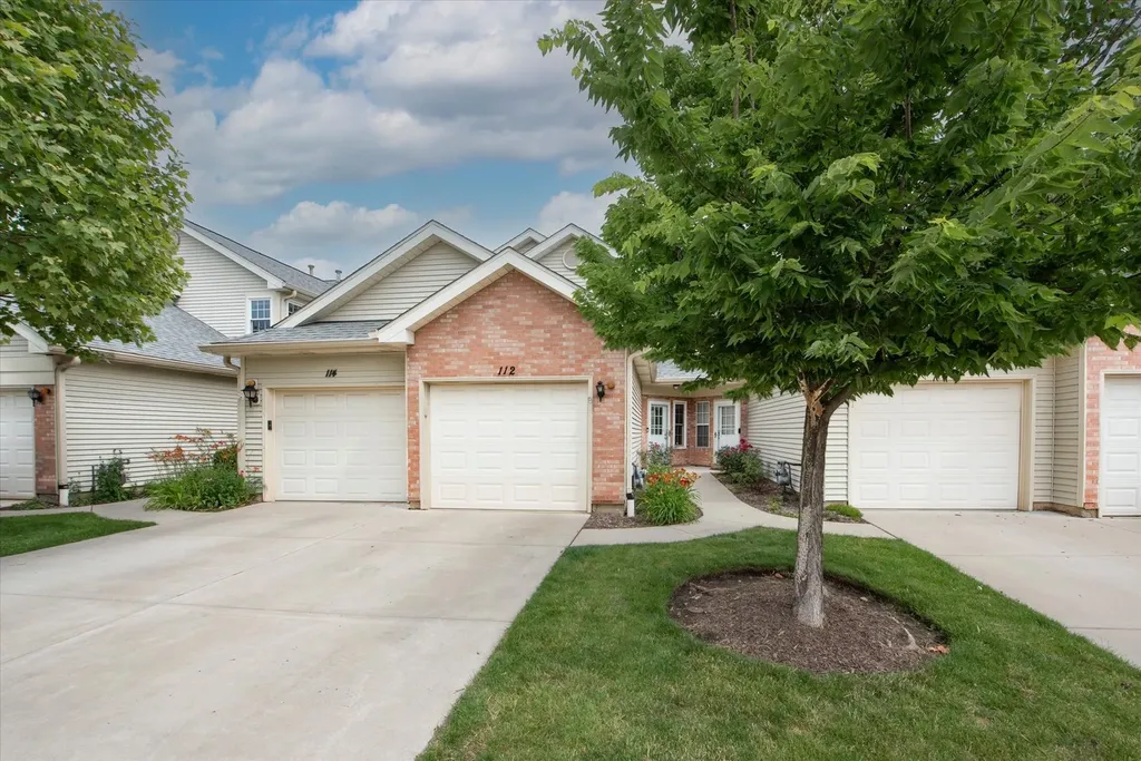 112 Golfview Drive Glendale Heights IL 60139