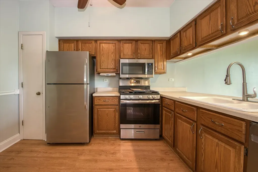 112 Golfview Drive Glendale Heights IL 60139