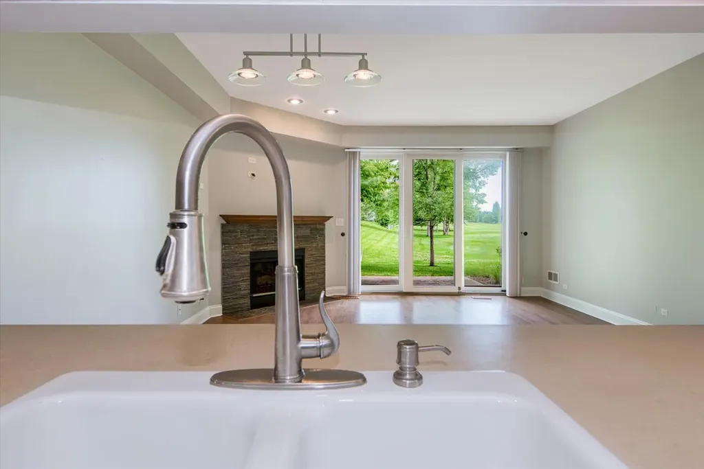 112 Golfview Drive Glendale Heights IL 60139