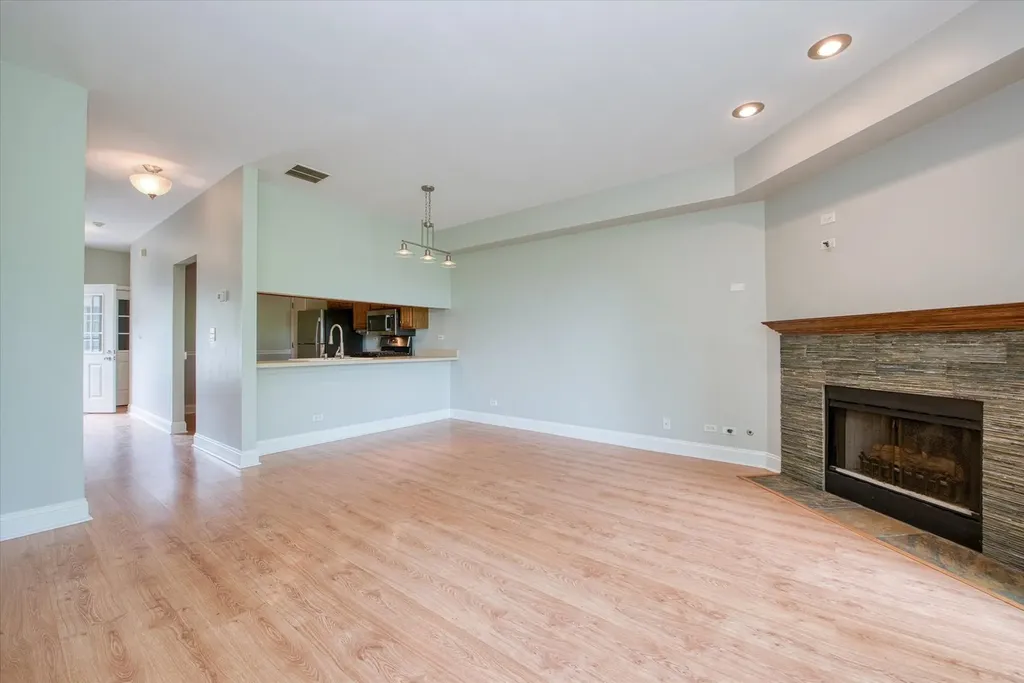 112 Golfview Drive Glendale Heights IL 60139