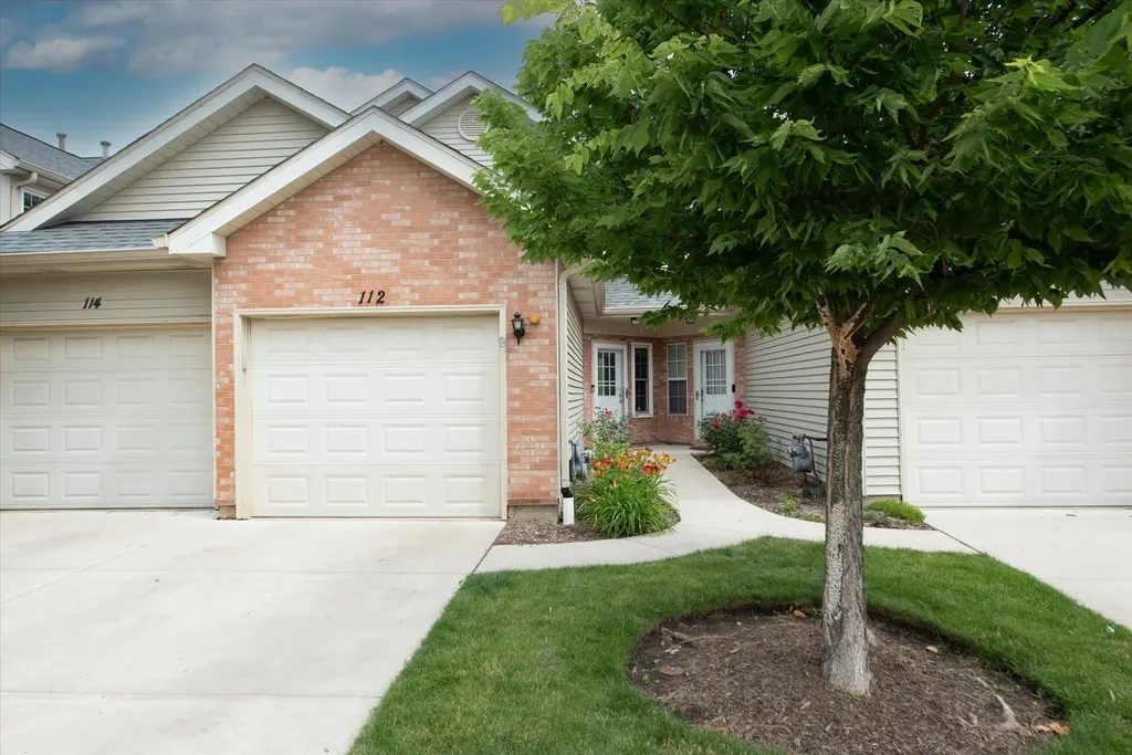 112 Golfview Drive Glendale Heights IL 60139