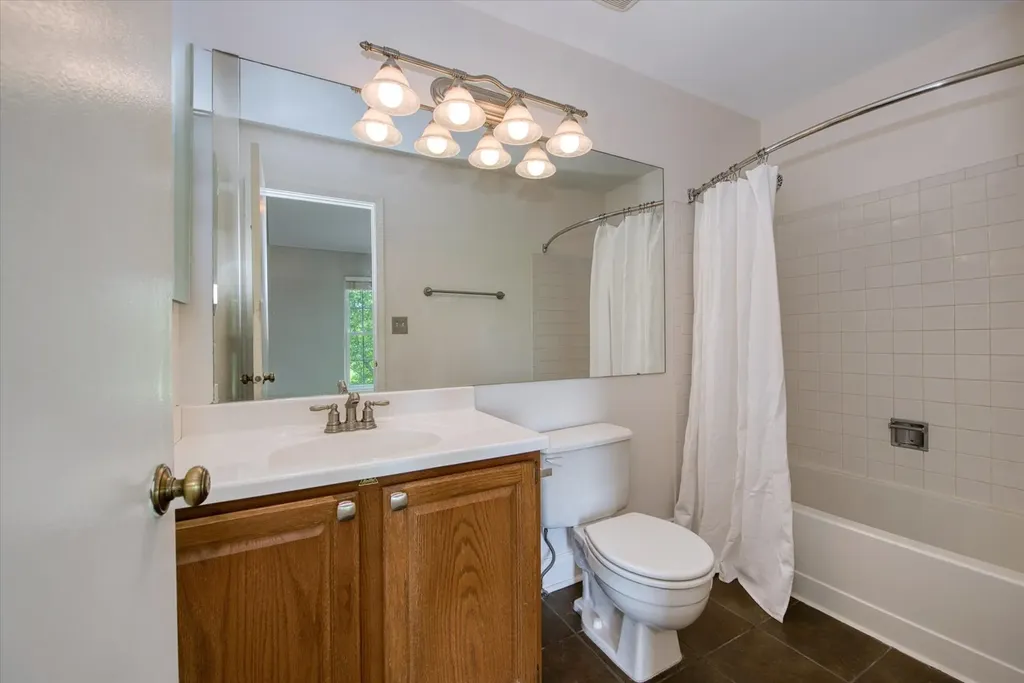 112 Golfview Drive Glendale Heights IL 60139