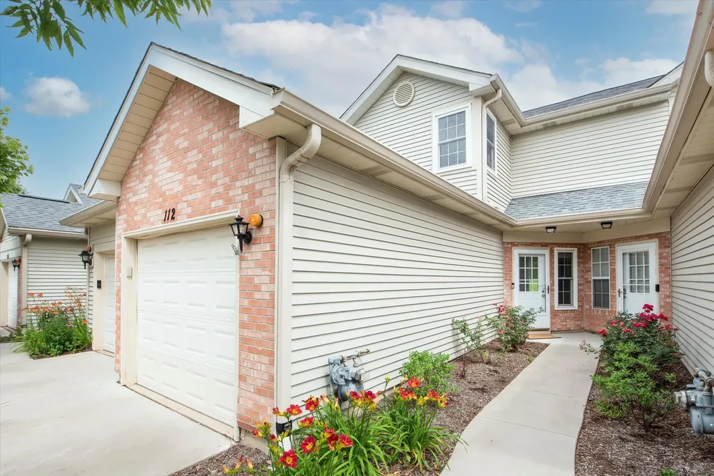 112 Golfview Drive Glendale Heights IL 60139