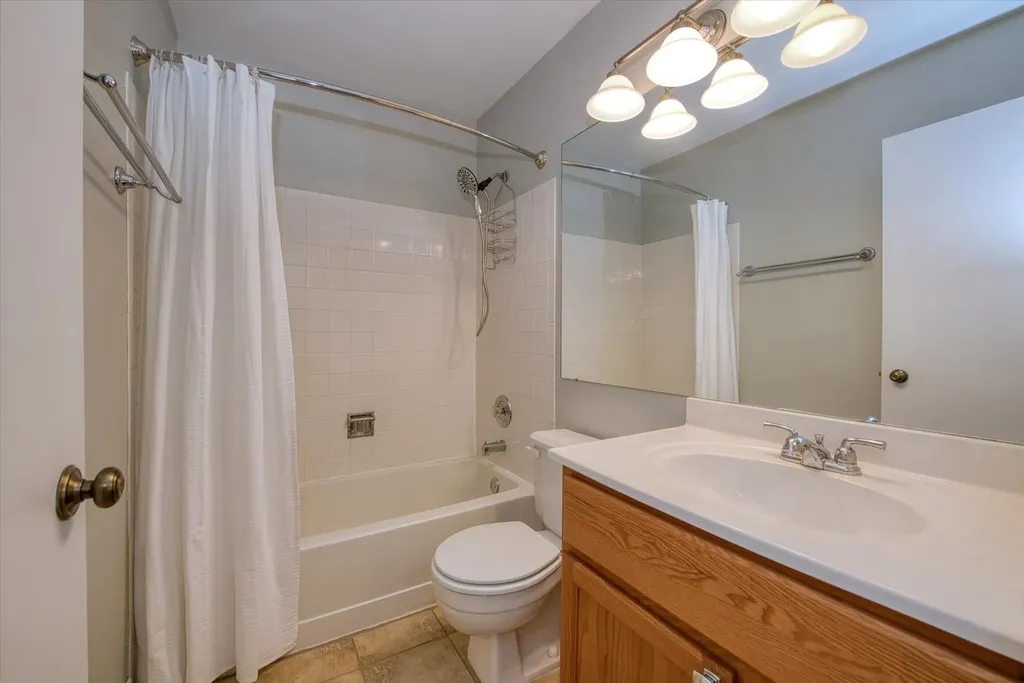 112 Golfview Drive Glendale Heights IL 60139