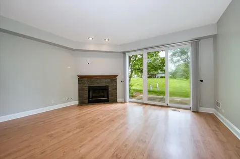 112 Golfview Drive Glendale Heights IL 60139