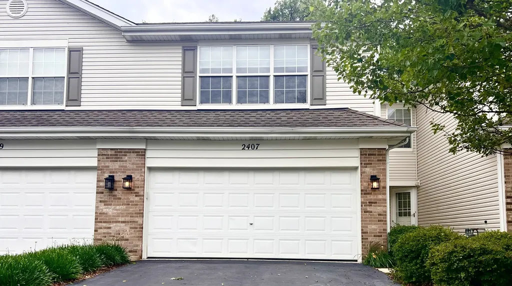 2407 Stoughton Circle Aurora IL 60502