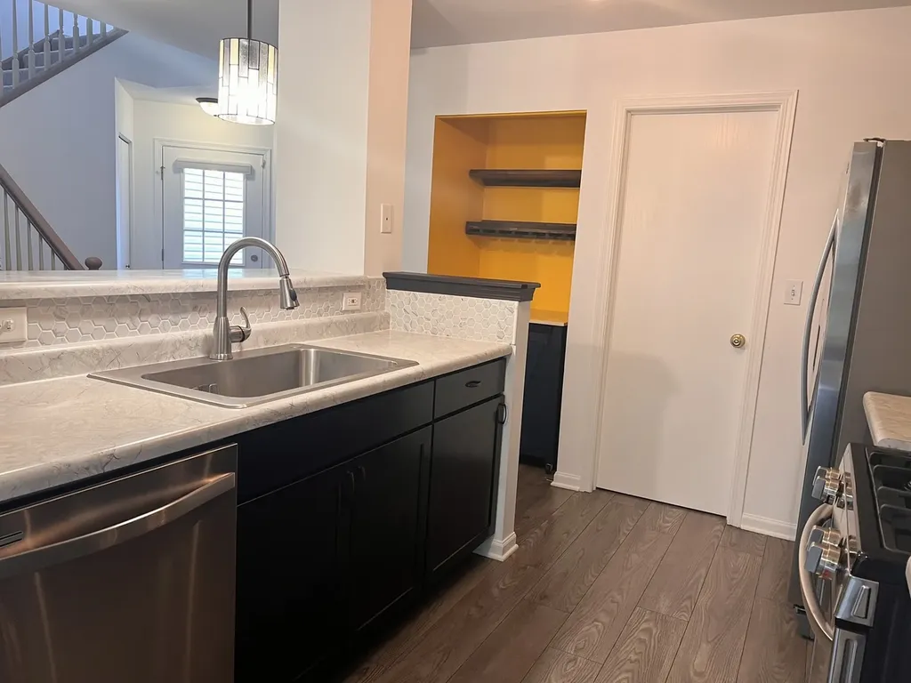 2407 Stoughton Circle Aurora IL 60502