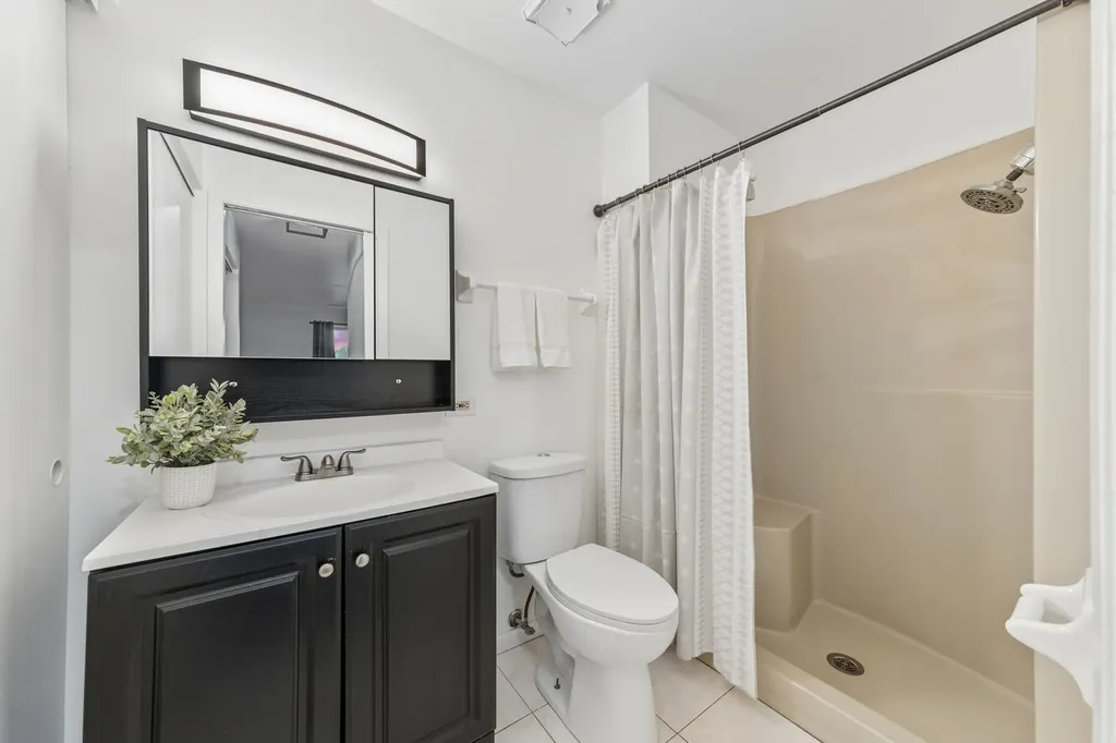 1424 Stonebridge Circle Wheaton IL 60189