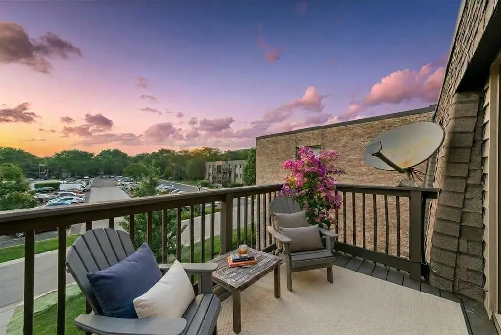 1424 Stonebridge Circle Wheaton IL 60189