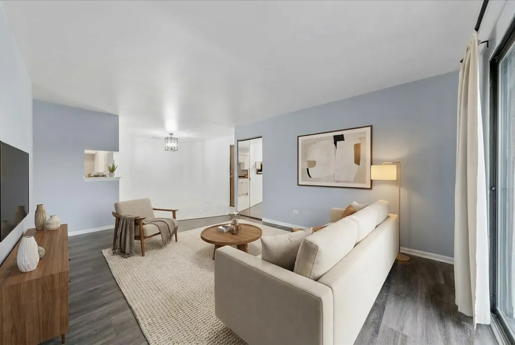 1424 Stonebridge Circle Wheaton IL 60189