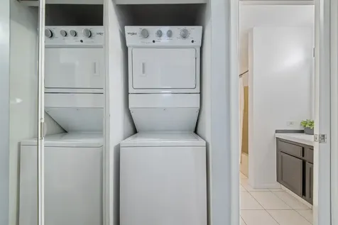 1424 Stonebridge Circle Wheaton IL 60189