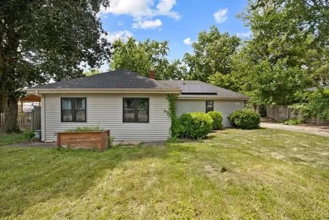 502 Monroe Avenue Ingleside IL 60041