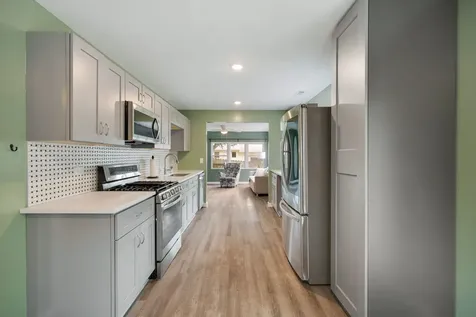 502 Monroe Avenue Ingleside IL 60041
