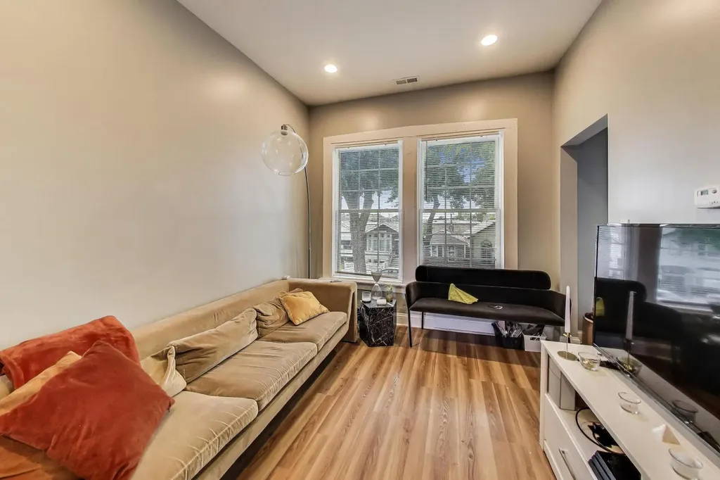 3623 South Emerald Avenue Chicago IL 60609