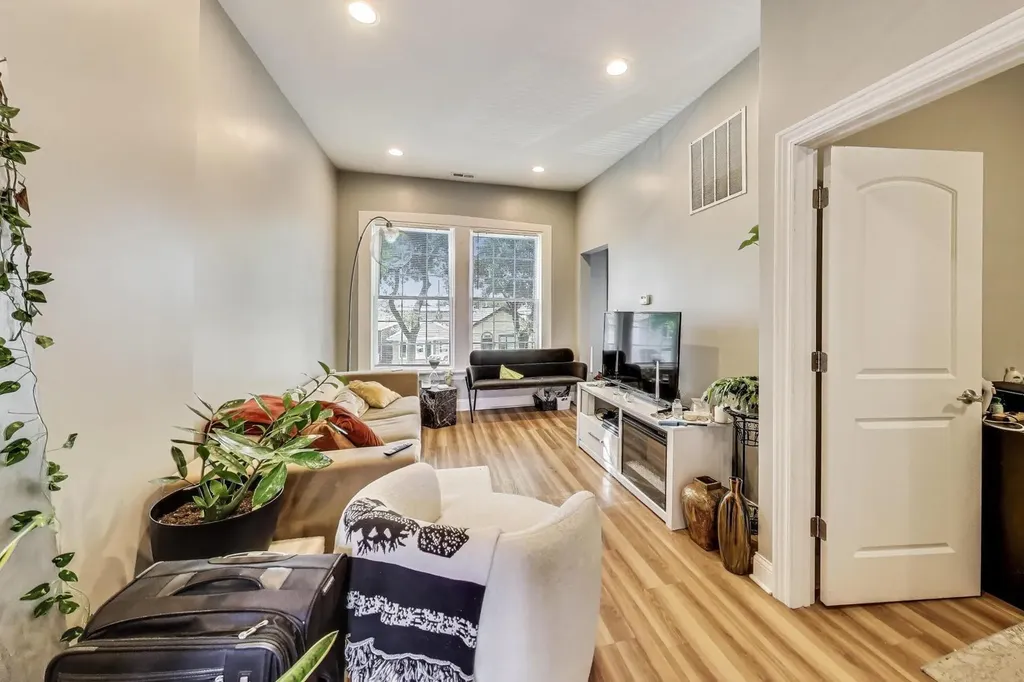 3623 South Emerald Avenue Chicago IL 60609