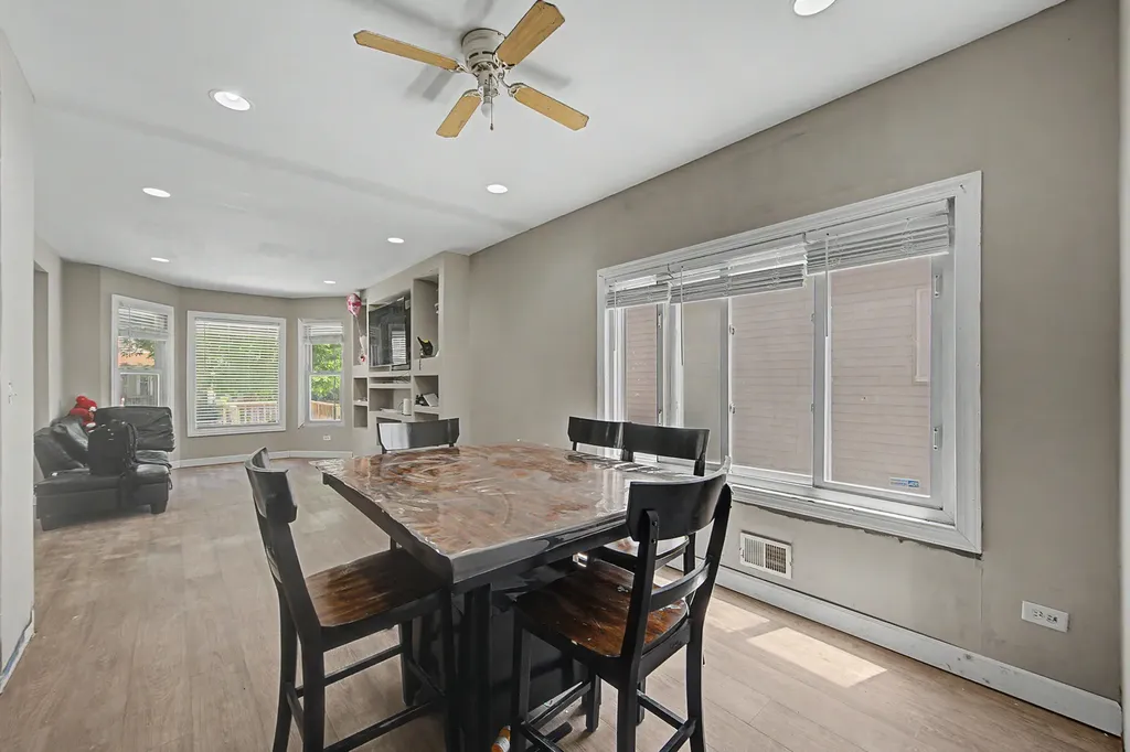 848 North Lawler Avenue Chicago IL 60651