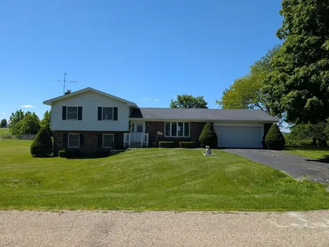201 Meadow Lane Monroe Center IL 61052