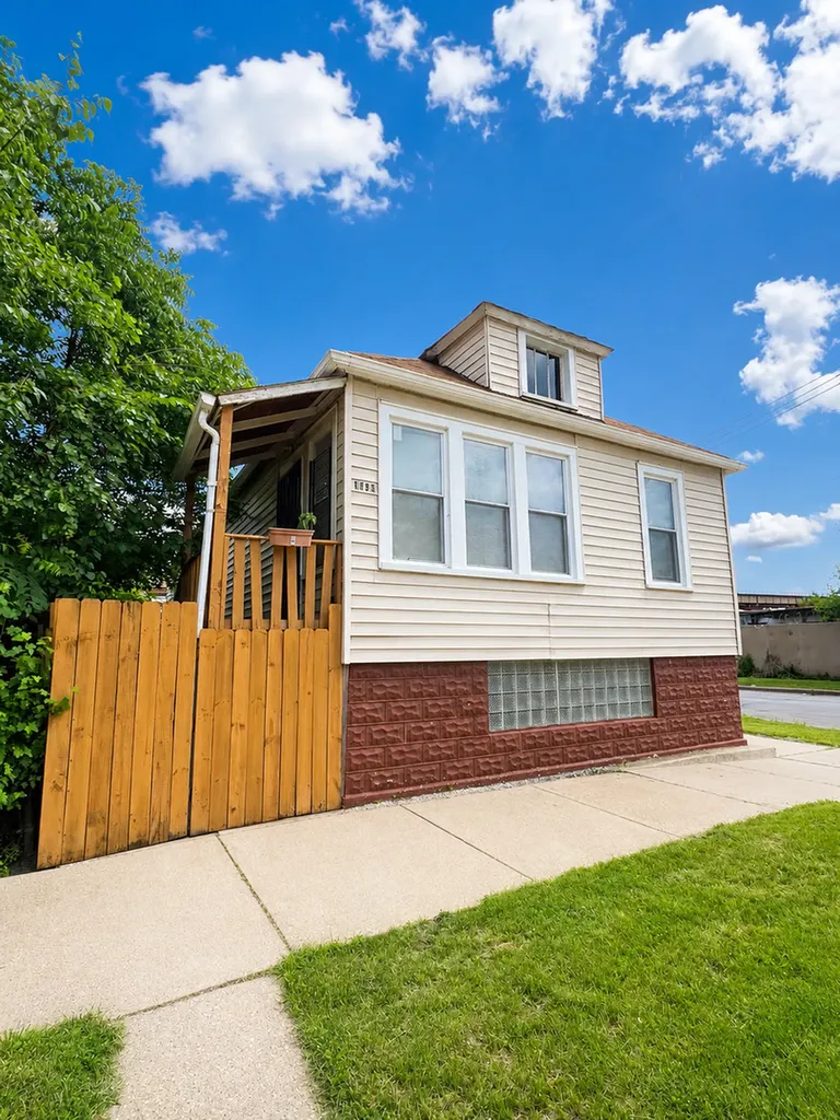 4459 West Carroll Avenue Chicago IL 60624