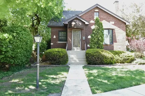 8502 Parkview Avenue Brookfield IL 60513