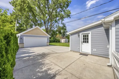 7823 West 98th Place Hickory Hills IL 60457