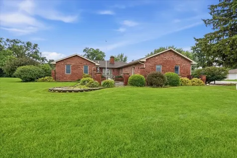 404 Clayton Drive Watseka IL 60970