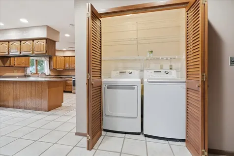404 Clayton Drive Watseka IL 60970
