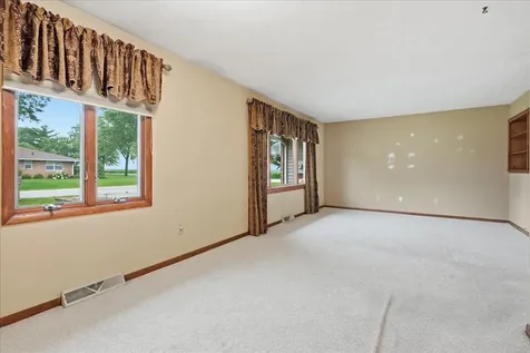 404 Clayton Drive Watseka IL 60970