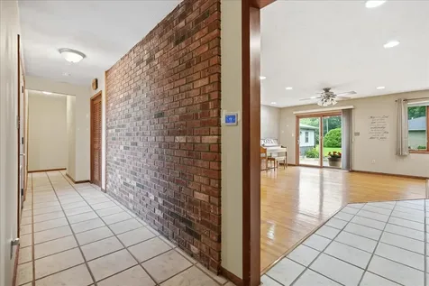 404 Clayton Drive Watseka IL 60970