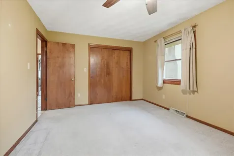 404 Clayton Drive Watseka IL 60970