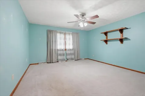 404 Clayton Drive Watseka IL 60970