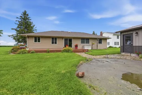 404 Clayton Drive Watseka IL 60970