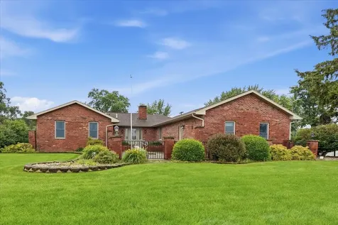 404 Clayton Drive Watseka IL 60970