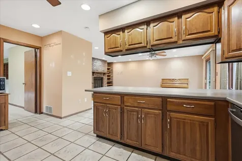 404 Clayton Drive Watseka IL 60970