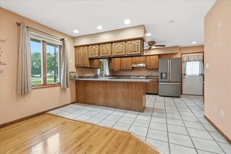404 Clayton Drive Watseka IL 60970