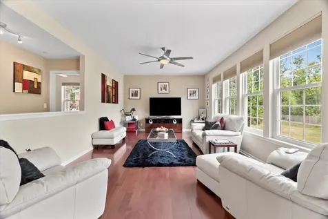 1225 Mallard Lane Hoffman Estates IL 60192