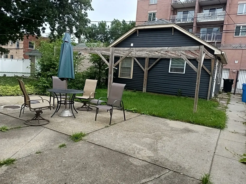 3253 North Oconto Avenue Chicago IL 60634