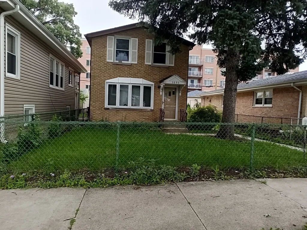 3253 North Oconto Avenue Chicago IL 60634