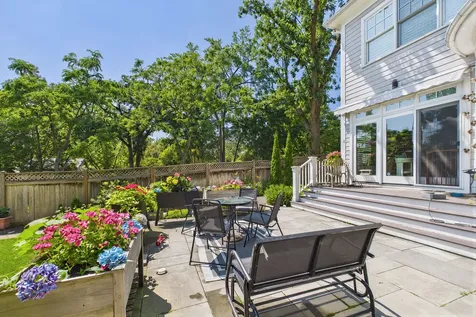 1050 Spruce Street Winnetka IL 60093